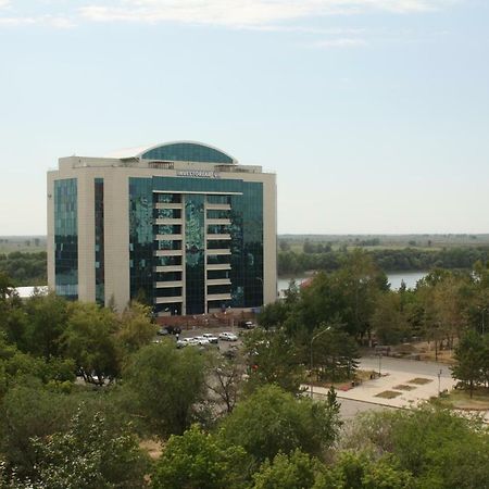 1-Комнатная Квартира На Набережной Pavlodar Buitenkant foto