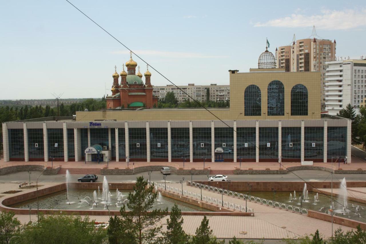 1-Комнатная Квартира На Набережной Pavlodar Buitenkant foto